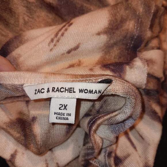Zac & Rachel Woman's long sleeve printed Hacci top NWOT - Picture 4 of 5